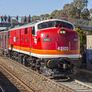 42103 loco passing Wagga Wagga railway station