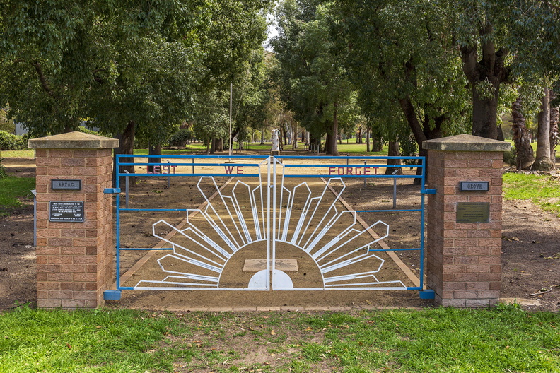 ANZAC Grove memorial gate at ANZAC Park in Gundaga (2).jpg